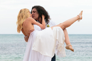Lauren + Desi